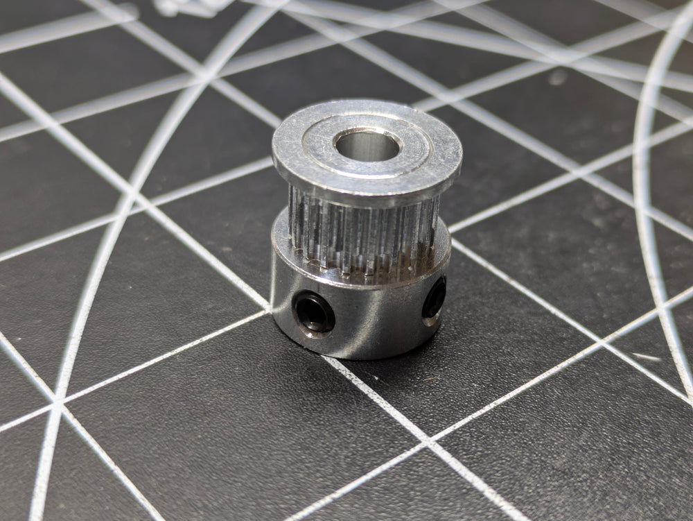 Runice 20T 2GT pulley, teeth and flange close-up