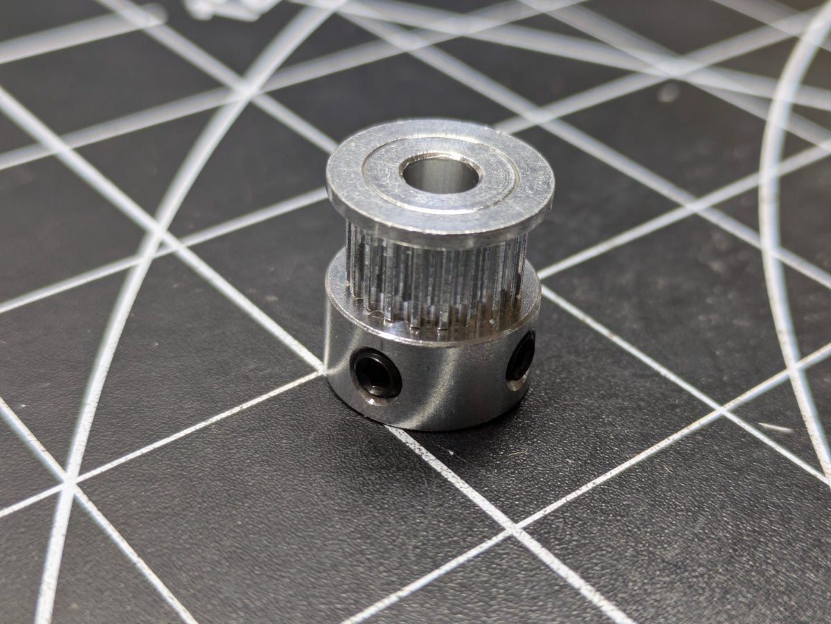 Runice 20T 2GT pulley, teeth and flange close-up